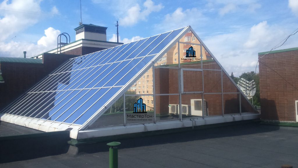 Монтаж солнцезащитной пленки на купол крыши в Одинцово